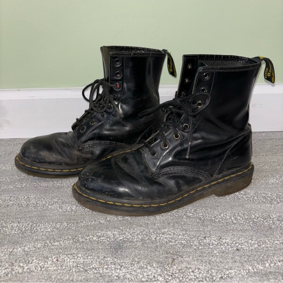 Dr. Martens Women’s Air Wair Black Lace Up Combat Boots Size 9 - Picture 1 of 7